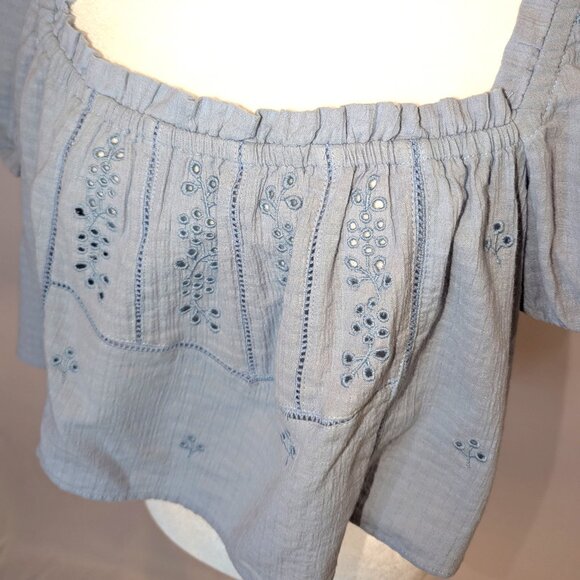 Zara | Cotton Cropped Short Puff Sleeve Light Blue Eyelet Top | Medium - Picture 4 of 12